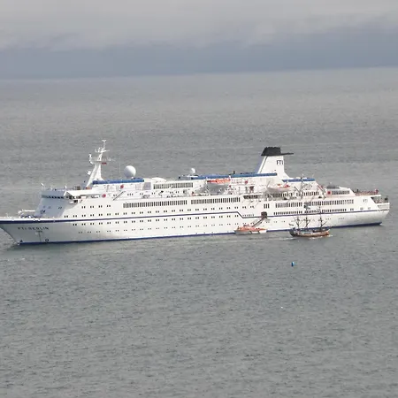 Luxuary Seaview Penthouse 2 Nights Or Sleeps 4 וויטבי