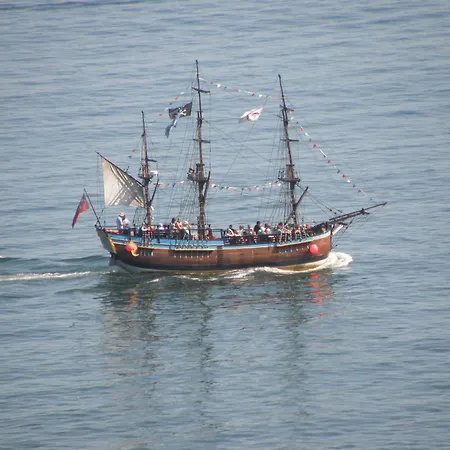 Luxuary Seaview Penthouse 2 Nights Or Sleeps 4 * וויטבי