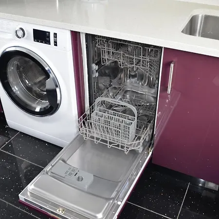 דירה Luxuary Seaview Penthouse 2 Nights Or Sleeps 4 וויטבי